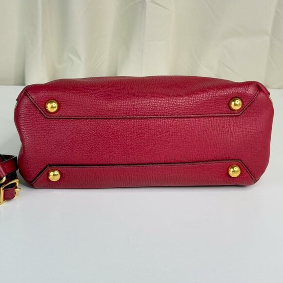 Burberry Red Leather Shoulder Bag Classic Design with Gold Accents - Picture 6 of 9